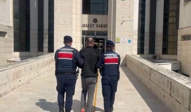 Balıkesir'de aranan hükümlü uyuşturucu madde satarken suçüstü yakalandı