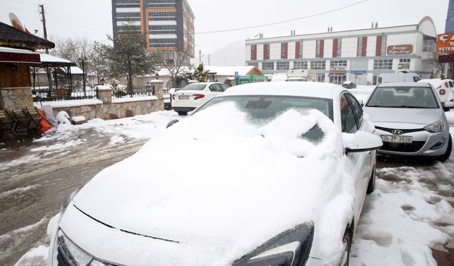 Kastamonu'nun yüksek kesimlerinde kar yağışı etkili oluyor