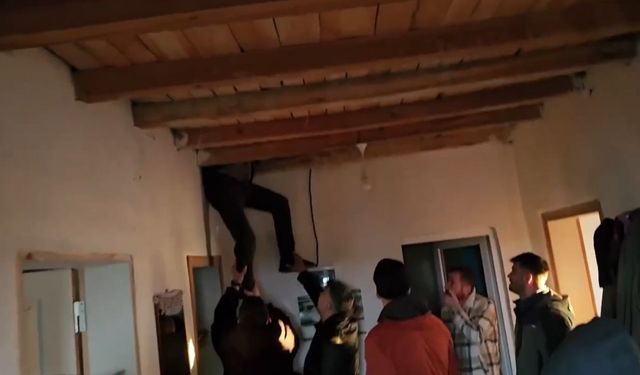 Çatıya saklanan firari hükümlü jandarmanın film gibi operasyonu ile yakalandı