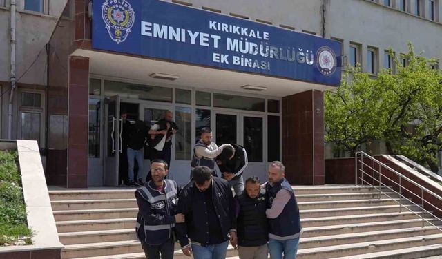 Eşinin telefonuna mesaj atan akrabasını sokak ortasında vurdu: 5 gözaltı