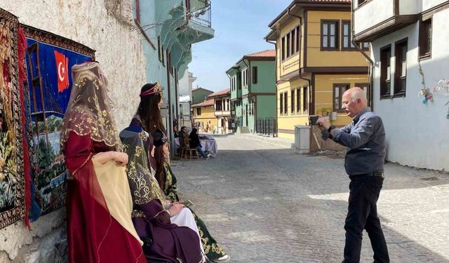 Eskişehir’in kültür mirasını dükkânında yaşatıyor