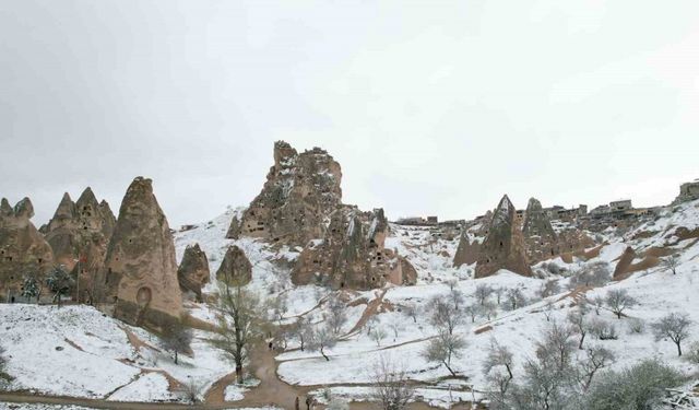 Kapadokya beyaza büründü