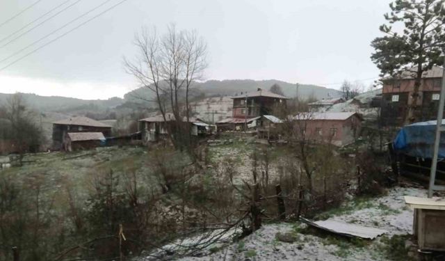 Kastamonu’da ceviz büyüklüğünde dolu yağdı