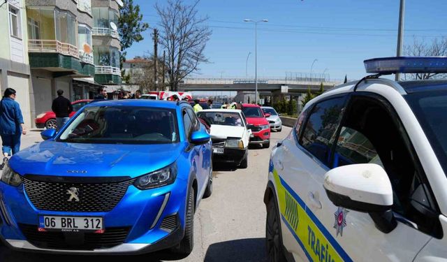 Kırıkkale’de zincirleme kazada anne ve 3 çocuğu yaralandı