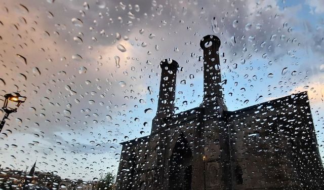Meteorolojiden kuvvetli yağış uyarısı