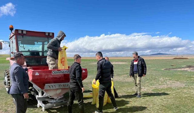 Niğde meralarında gübreleme çalışmaları başladı