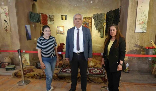 Niğde’ye özgü dokuma halılar sanatseverlerle buluştu