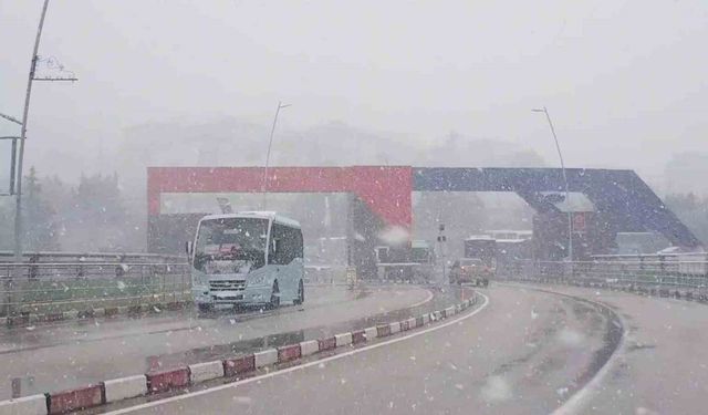 Şehirde ve kayak merkezinde nisan karı etkili oldu