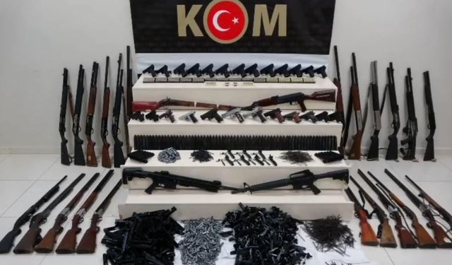 Van’da 13 adreste çok sayıda silah ve mühimmat ele geçirildi