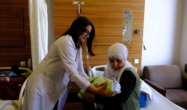 Van’da sağlık ekipleri zamanla yarıştı: Anne ve bebek hayata döndü