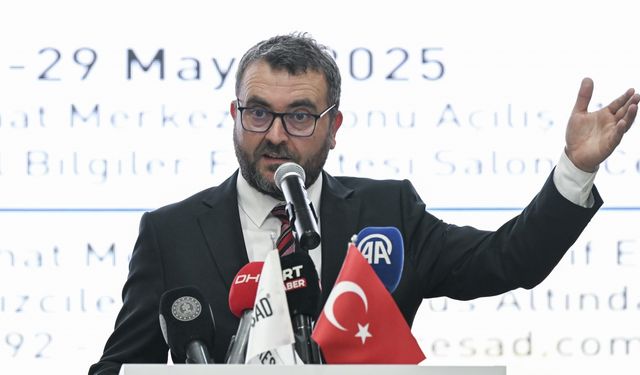 Bakan Ersoy, "Uluslararası Sezai Karakoç Sempozyumu"nun açılışında konuştu: