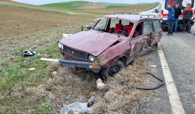 Çorum'da devrilen otomobildeki 6 kişi yaralandı