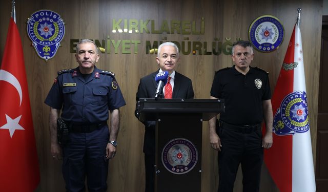 Kırklareli'nde nisanda insan kaçakçılığı yaptıkları iddiasıyla 20 şüpheli tutuklandı