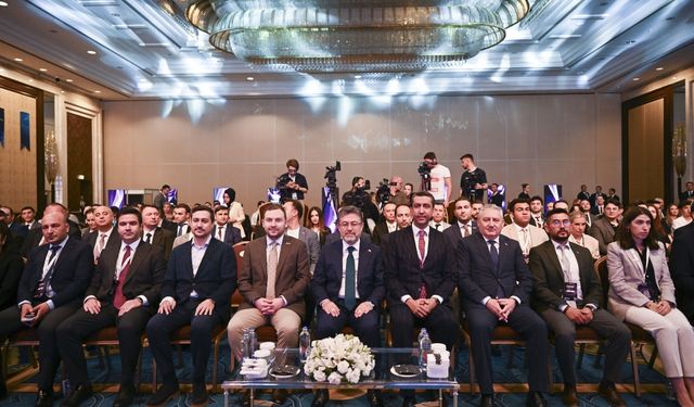 Tarım ve Orman Bakanı Yumaklı, "AI Tomorrow Summit 2025" etkinliğinde konuştu: