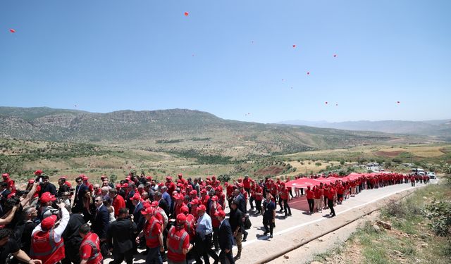 TBMM Başkanı Kurtulmuş, Gabar Dağı'nda gençlerle kortej yürüyüşüne katıldı: