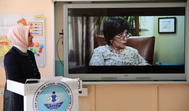 Van'da "Maarif Modeli Ebeveyn Okulu" ilk mezunlarını verdi