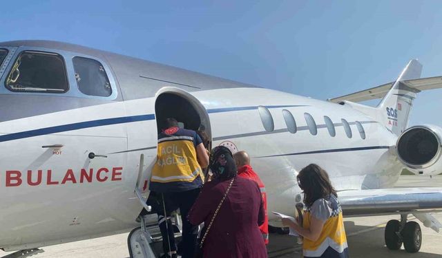 Ağrı’da karaciğer yetmezliği teşhisi konan 2 yaşındaki çocuk, ambulans uçakla Ankara’ya nakledildi