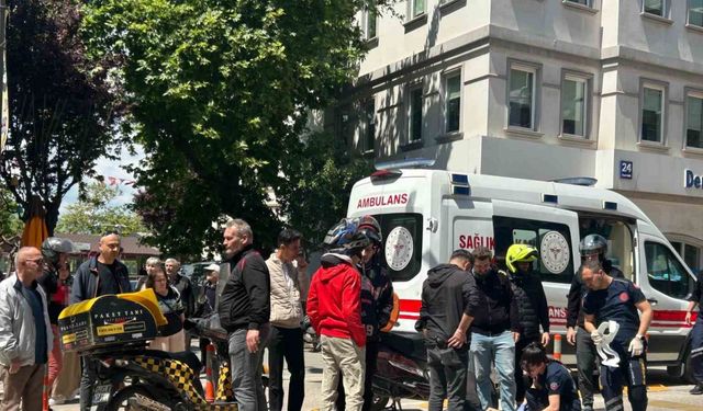 Bandırma’da motosikletli kurye kazada yaralandı