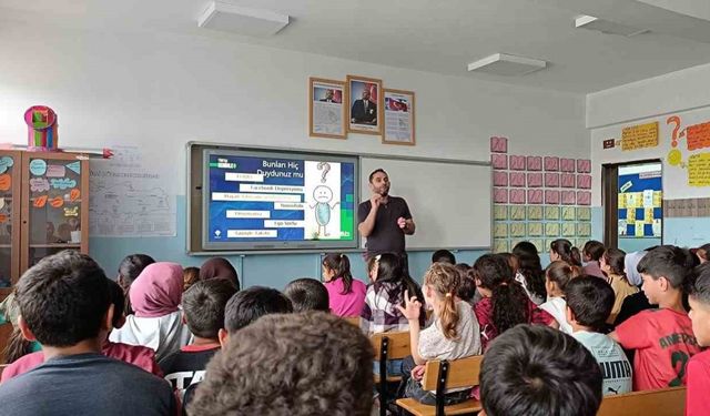 Dicle’de ortaokul öğrencileriyle bilim söyleşisi gerçekleştirildi