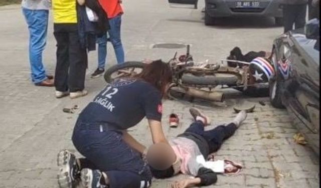 Edremit’te motosiklet ve otomobil çarpıştı: 3 çocuk yaralandı