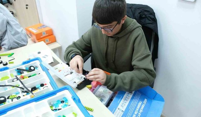 Elazığ’da robotik kodlama eğitimi verilmeye başlandı