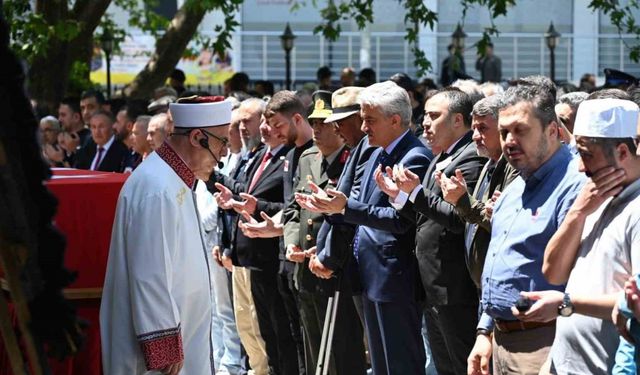 Kalp krizinden hayatını kaybeden Emniyet Müdürü Canpolat Kırıkkale’de toprağa verildi