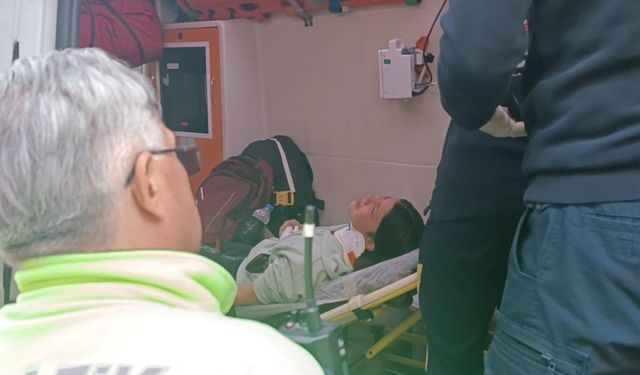 Kütahya’da özel halk otobüsü ile elektrikli bisiklet çarpıştı:  3 yaralı