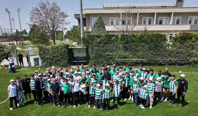 Minik sporseverin talebi yerine getirildi: Konyaspor’la buluştu
