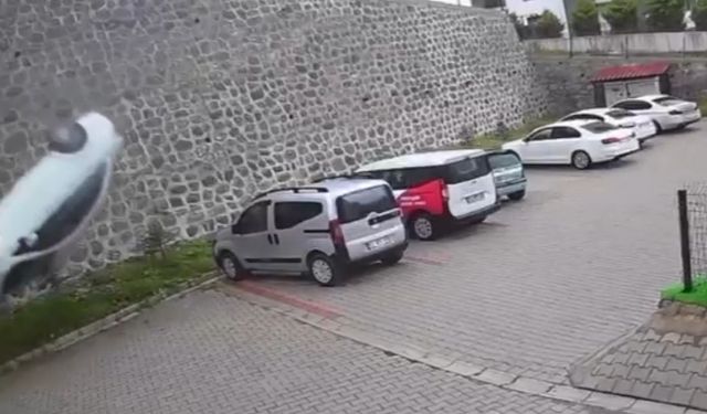 Ordu’da otomobil site bahçesine uçtu: 1 ölü