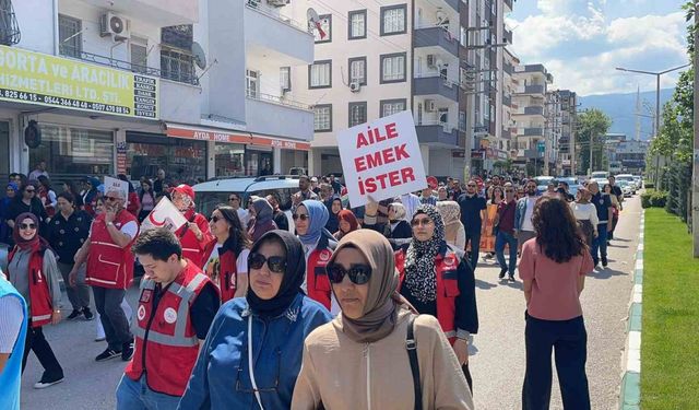 Osmaniye’de ’Aile Yılı’ çerçevesinde kortej yürüyüşü düzenlendi