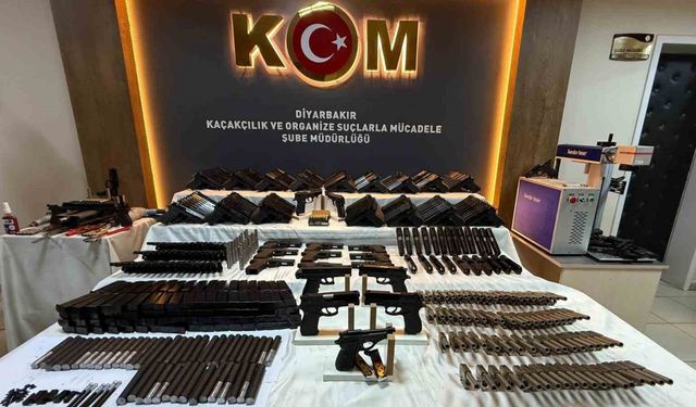 Oyuncakçı görünümündeki iş yerinden cephane çıktı: 4 gözaltı