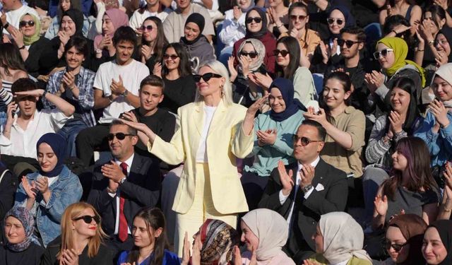 Pelitözü Gençlik Festivalinde üniversiteliler coşkuyla eğlendi