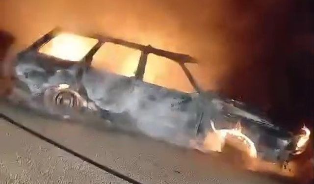 Seyir halindeki otomobil alev alev yandı