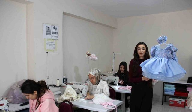 Şırnaklı girişimci izlediği dizideki moda tasarımcısı karakterinden etkilenerek 20 yaşında atölye kurdu