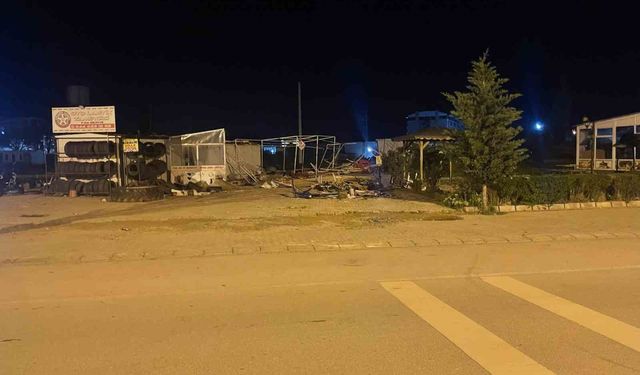 Yıkım yapılacak iş yerinde zabıta ekipleriyle çalışanlar arasında kavga: 5 yaralı