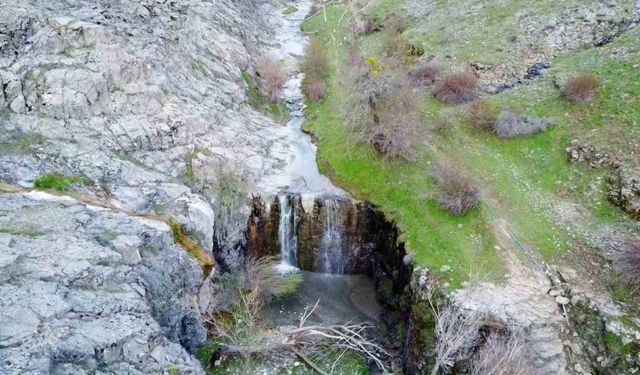 Yozgat’ta bahar güzelliği: Evci köyü şelalesinde görsel şölen başladı