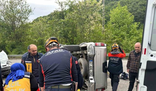 Zonguldak’ta iki aracın çarpıştığı kazada araçlardan biri devrildi: 2 yaralı