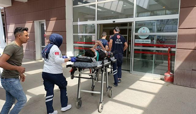 Adıyaman'da üzerine iskele parçası düşen işçi ağır yaralandı