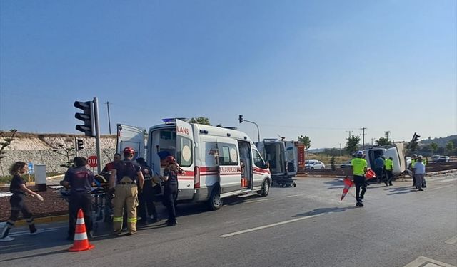 Balıkesir'de otomobille çarpışan kamyonun sürücüsü hayatını kaybetti