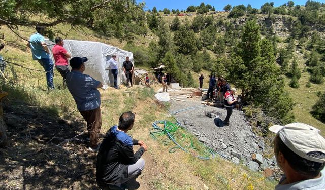 Erzurum'da Oltu taşı ocağındaki göçükte işçilerden biri öldü, 2'si ağır yaralandı