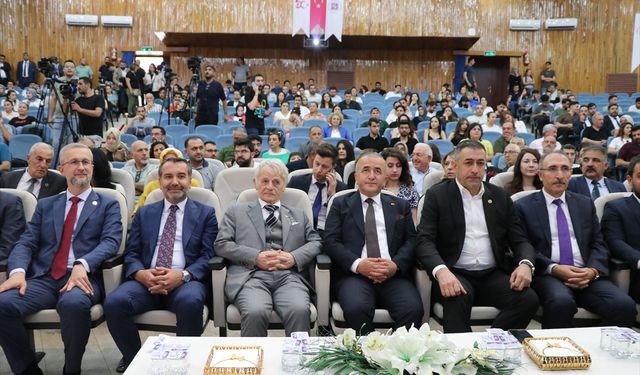 Fırat Üniversitesince Kırım Tatarlarının Milli Lideri Kırımoğlu'na fahri doktora ünvanı verildi