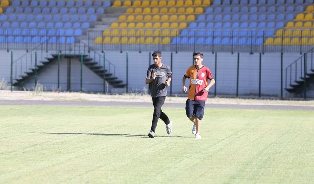 Görme engelli atlet kardeşlerin hedefi, Türkiye Şampiyonası'nda altın madalya