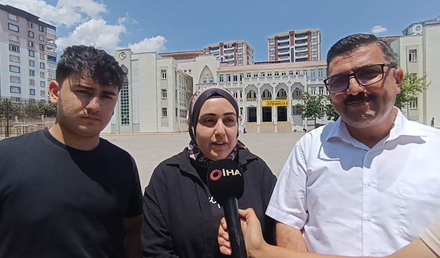 6 üniversite bitiren baba, kızıyla aynı sınıfta, oğluyla aynı okulda sınava girdi