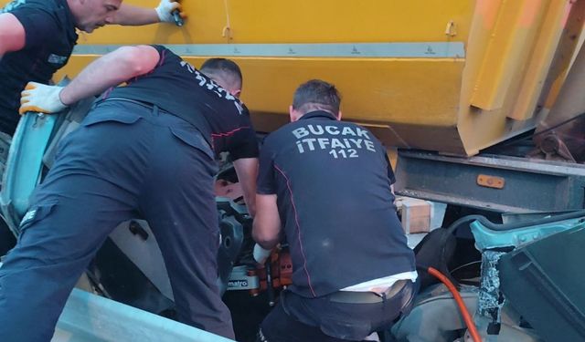 Burdur’da feci kaza: 18 yaşındaki sürücü hayatını kaybetti