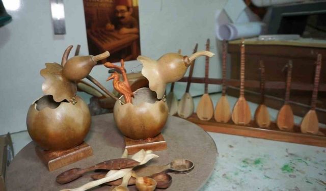 İki kalas bir hevesle başladı, minyatür sanatın ustasına dönüştü