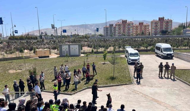 Jandarma 186. yılında çocuklarla buluştu