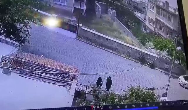 Kadın kılığına girip hırsızlık yaptılar