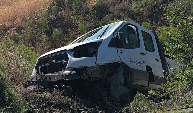 Malatya-Sivas yolunda kamyonet kontrolden çıktı: 2 yaralı