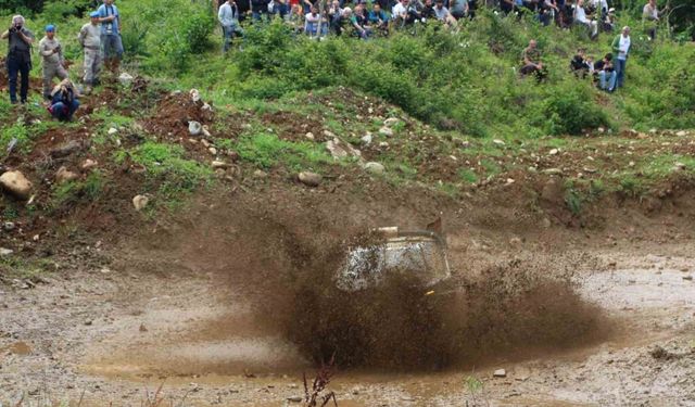 Rize’de Off-Road yarışları nefesleri kesti