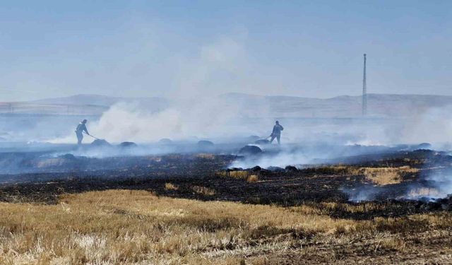 Yüksek gerilim hattına temas eden balya asansörü 40 dönüm tarlayı kül etti